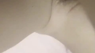 时尚大长腿女郎欲望强烈老公满足不了趁他外出找大鸡巴猛男大力撞击操穴，白嫩翘臀啪啪狠狠抽送浪叫