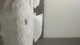 台湾爆乳大学生被洋肠爆插射了一满脸