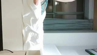 深喉少女的面部射精