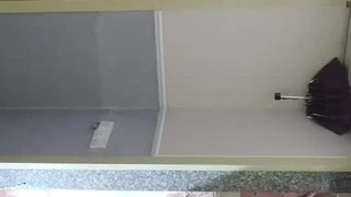 丰满身材巨乳妹子全裸自摸秀 椅子上掰开逼逼手指插毛毛较多1
