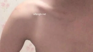继兄妹在"Callie Black"视频中进行肛交